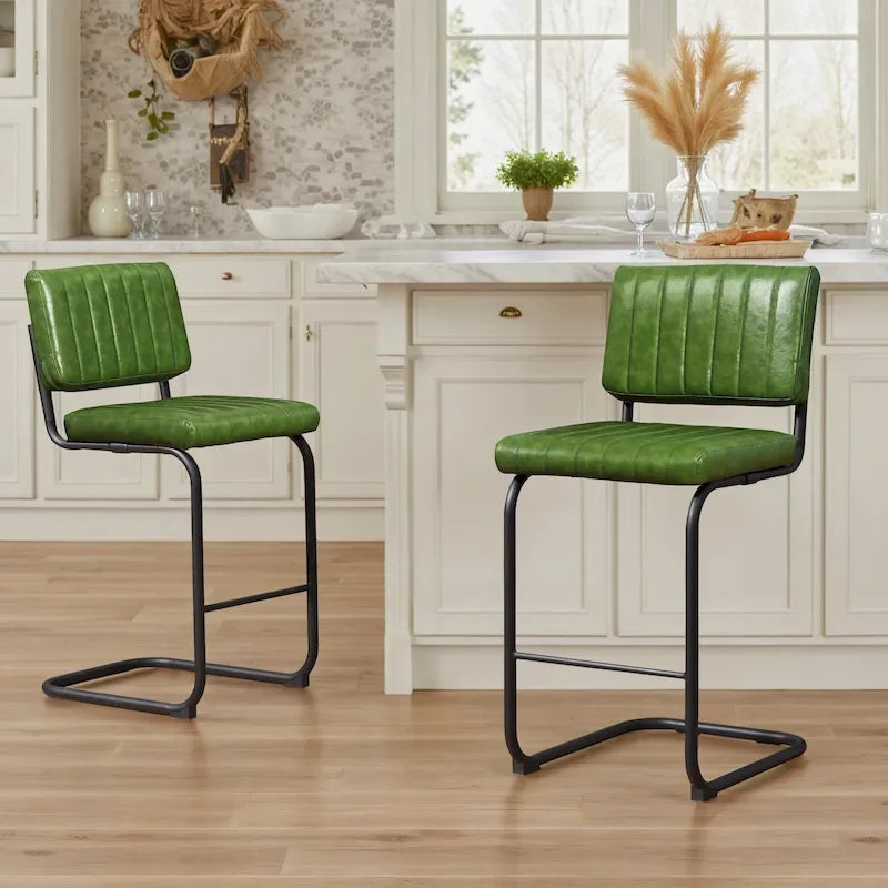 Tabouret de bar rustique rembourré à hauteur de comptoir avec dossier en rotin et cadre chromé