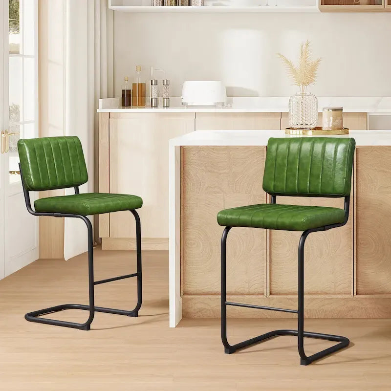 Tabouret de bar rustique rembourré à hauteur de comptoir avec dossier en rotin et cadre chromé