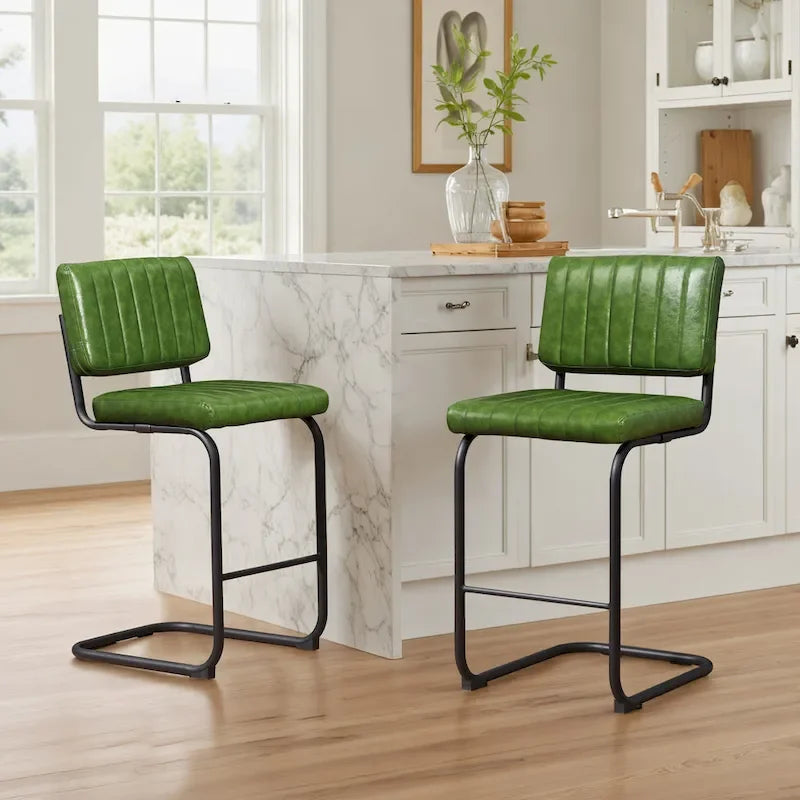 Tabouret de bar rustique rembourré à hauteur de comptoir avec dossier en rotin et cadre chromé