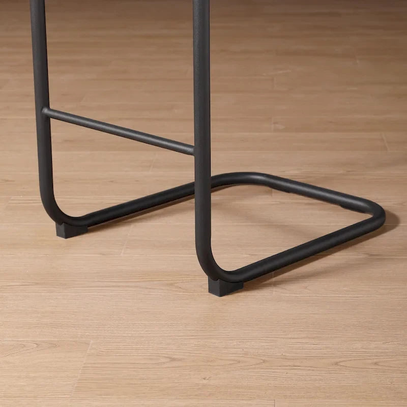 Tabouret de bar rustique rembourré à hauteur de comptoir avec dossier en rotin et cadre chromé