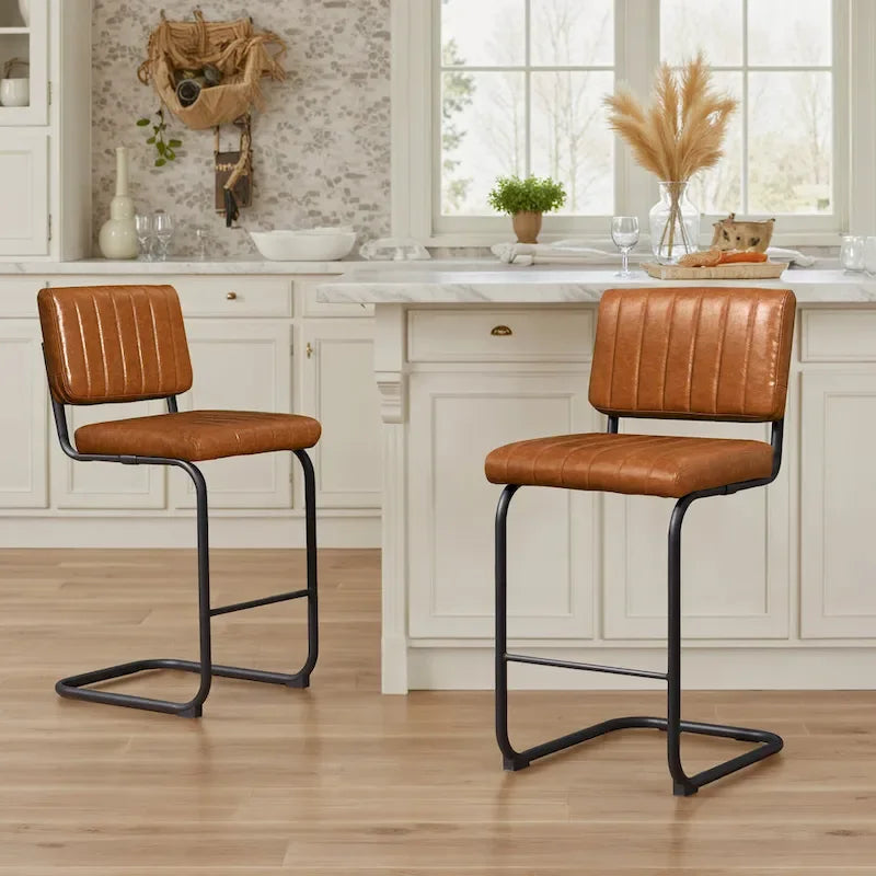 Tabouret de bar rustique rembourré à hauteur de comptoir avec dossier en rotin et cadre chromé