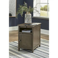 Table d'appoint de style Shaker avec armoire de rangement et port de chargement USB