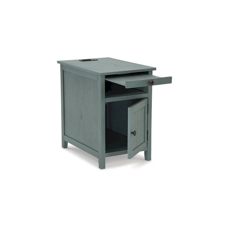 Table d'appoint de style Shaker avec armoire de rangement et port de chargement USB