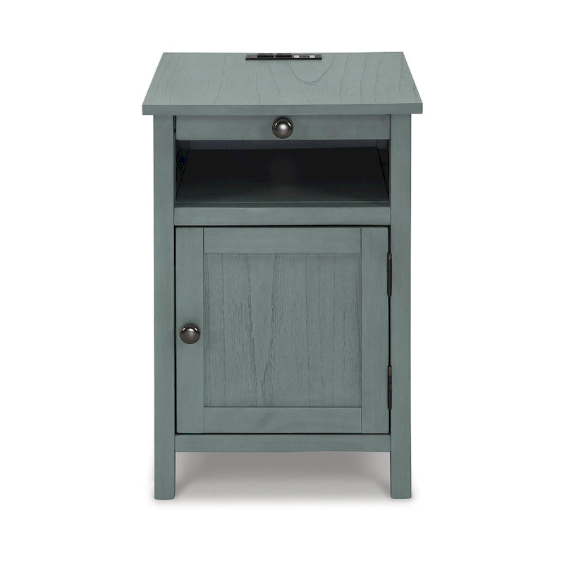 Table d'appoint de style Shaker avec armoire de rangement et port de chargement USB