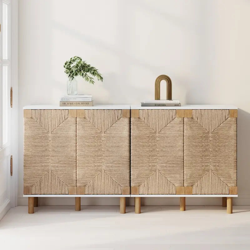 Meuble d'appoint bohème en bois avec portes en jonc de mer naturel et étagère réglable, noir