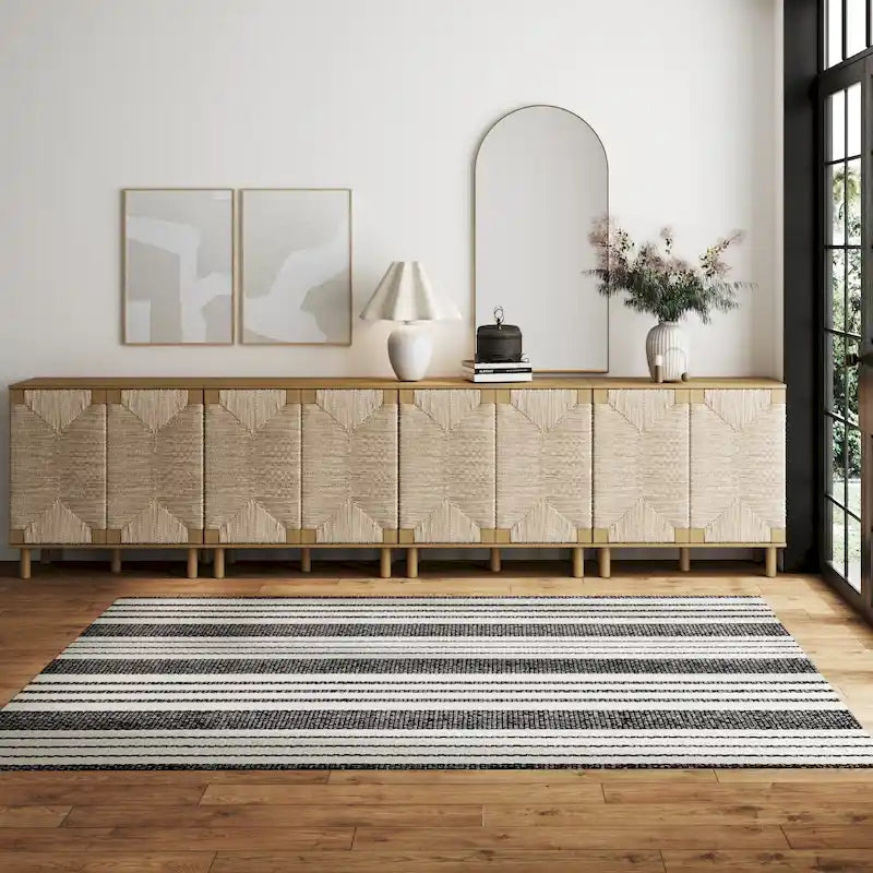 Meuble d'appoint bohème en bois avec portes en jonc de mer naturel et étagère réglable, noir