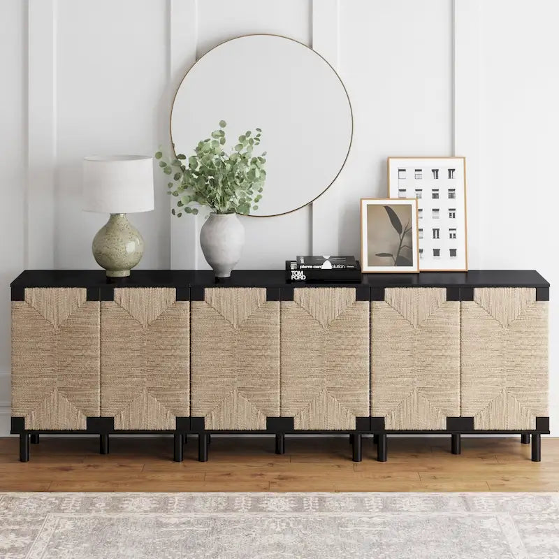 Meuble d'appoint bohème en bois avec portes en jonc de mer naturel et étagère réglable, noir