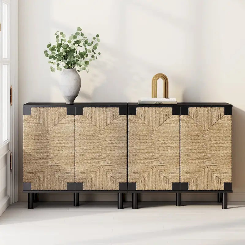 Meuble d'appoint bohème en bois avec portes en jonc de mer naturel et étagère réglable, noir