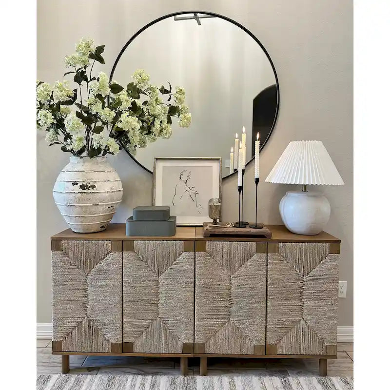 Meuble d'appoint bohème en bois avec portes en jonc de mer naturel et étagère réglable, noir
