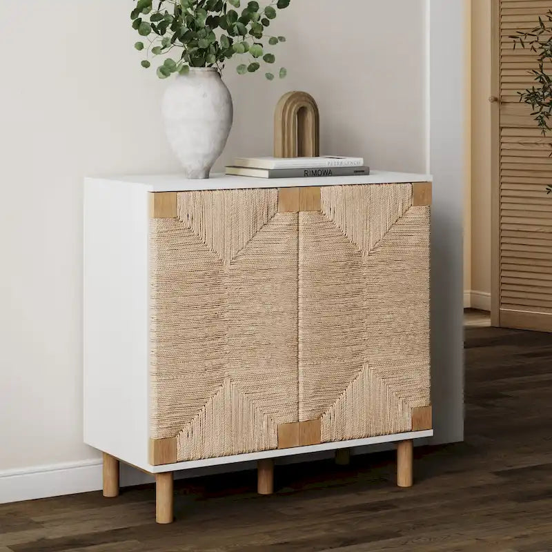 Meuble d'appoint bohème en bois avec portes en jonc de mer naturel et étagère réglable, noir