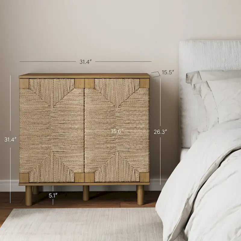 Meuble d'appoint bohème en bois avec portes en jonc de mer naturel et étagère réglable, noir