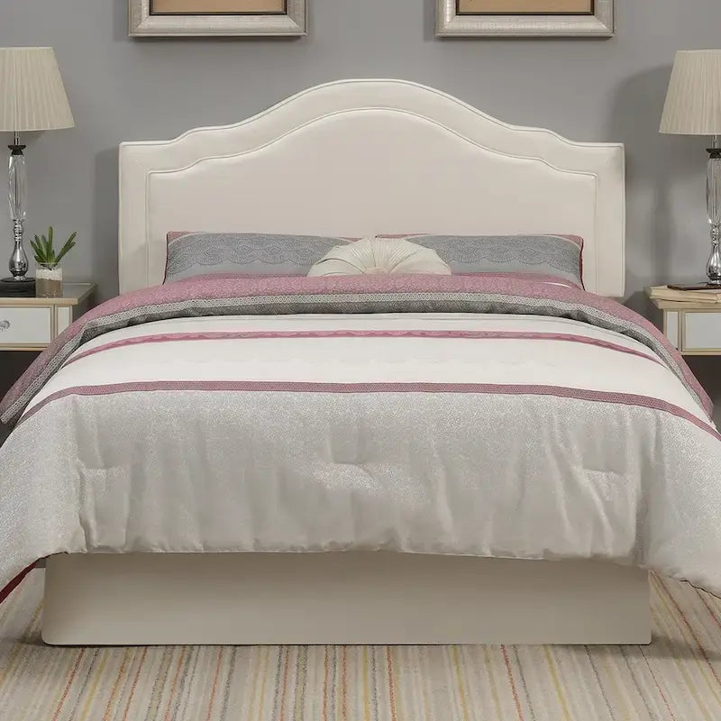Tête de lit capitonnée grand lit Cream Camelback en similicuir blanc