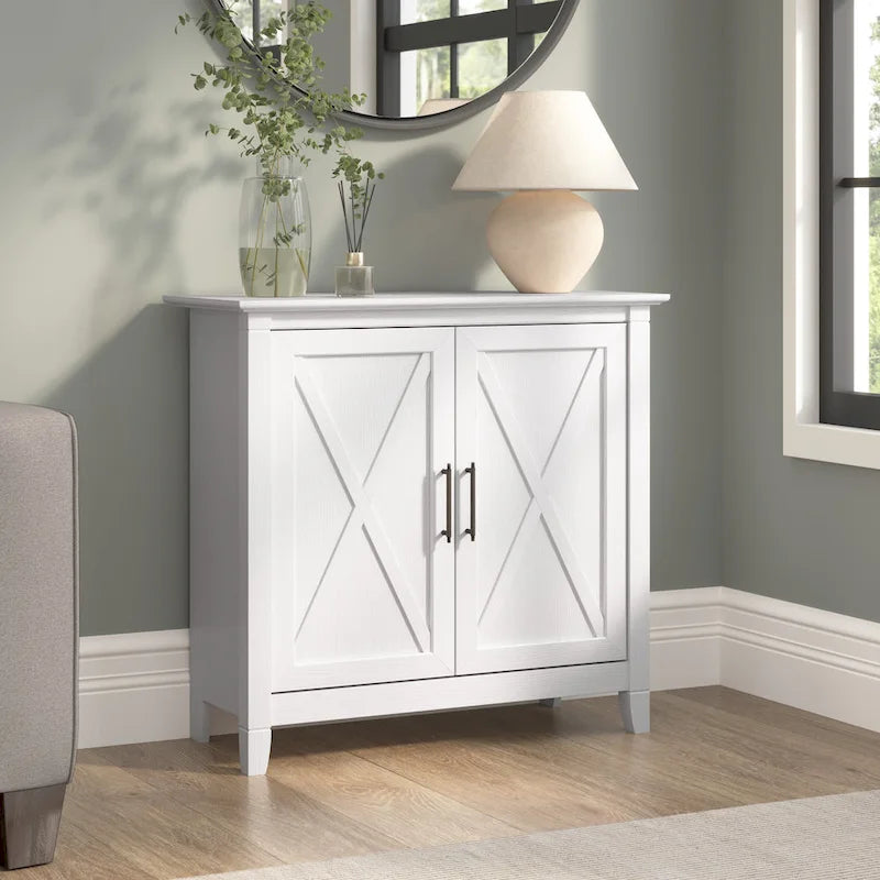 Petit meuble de rangement 2 portes style ferme avec motifs en X, gris Cape Cod