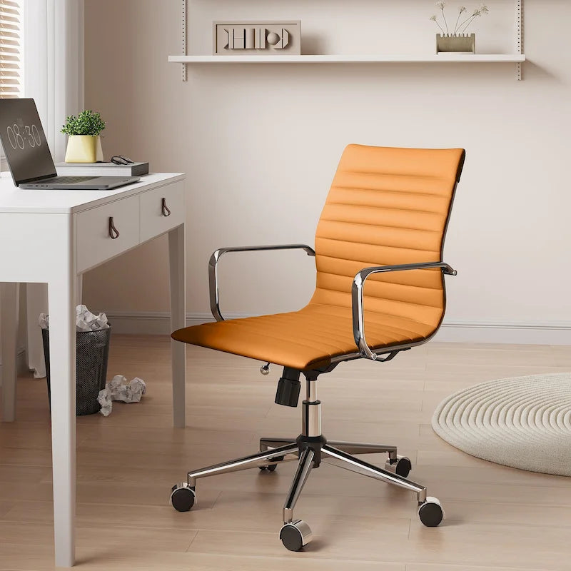 Chaise de bureau ergonomique pivotante côtelée avec accoudoirs chromés, revêtement en similicuir, multicolore