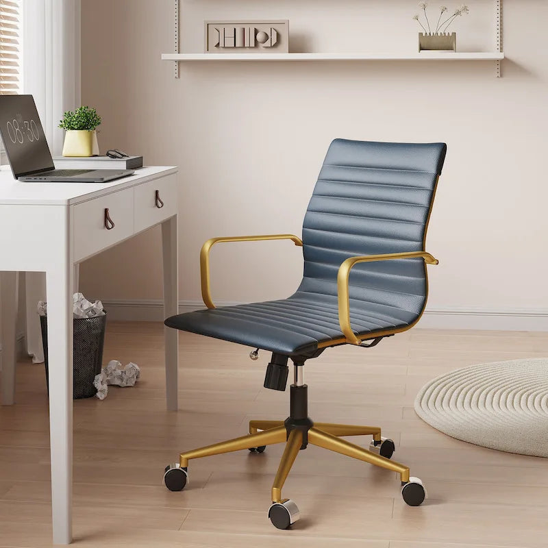 Chaise de bureau ergonomique pivotante côtelée avec accoudoirs chromés, revêtement en similicuir, multicolore