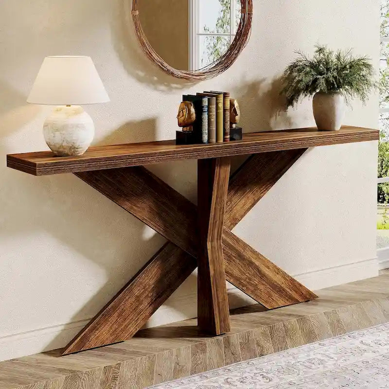 Console en bois rustique grainé avec base géométrique en X, style ferme