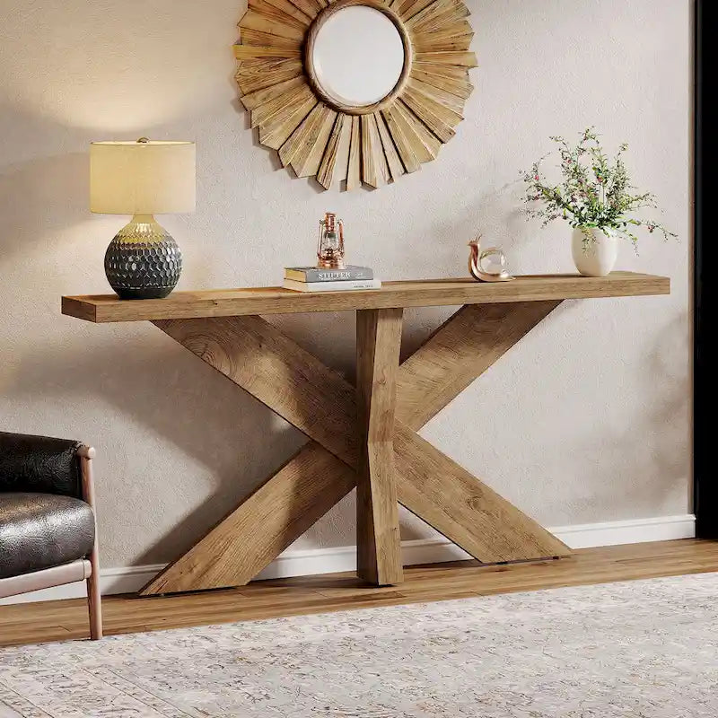 Console en bois rustique grainé avec base géométrique en X, style ferme