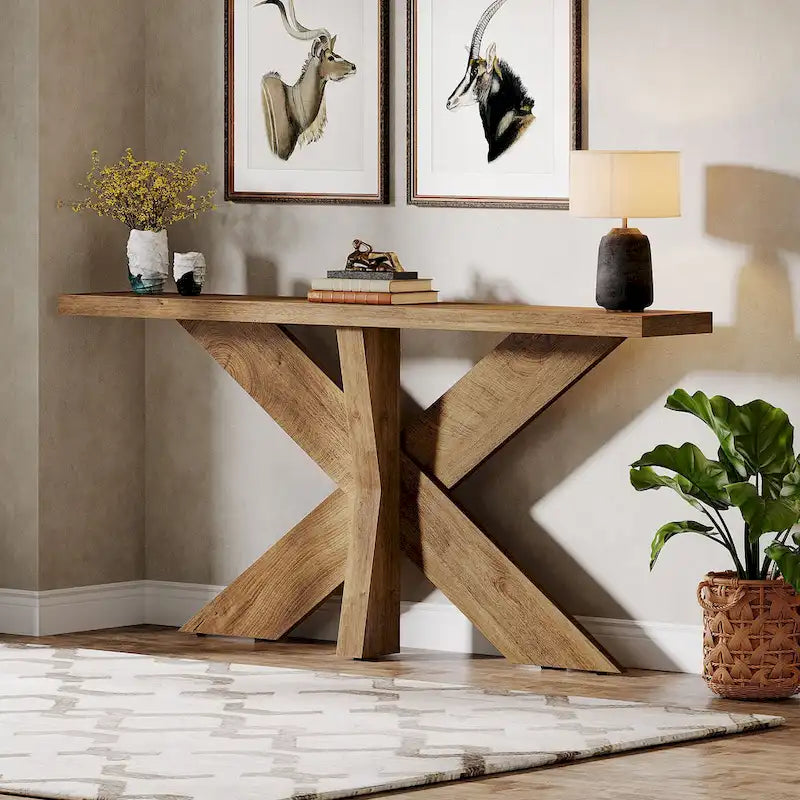Console en bois rustique grainé avec base géométrique en X, style ferme