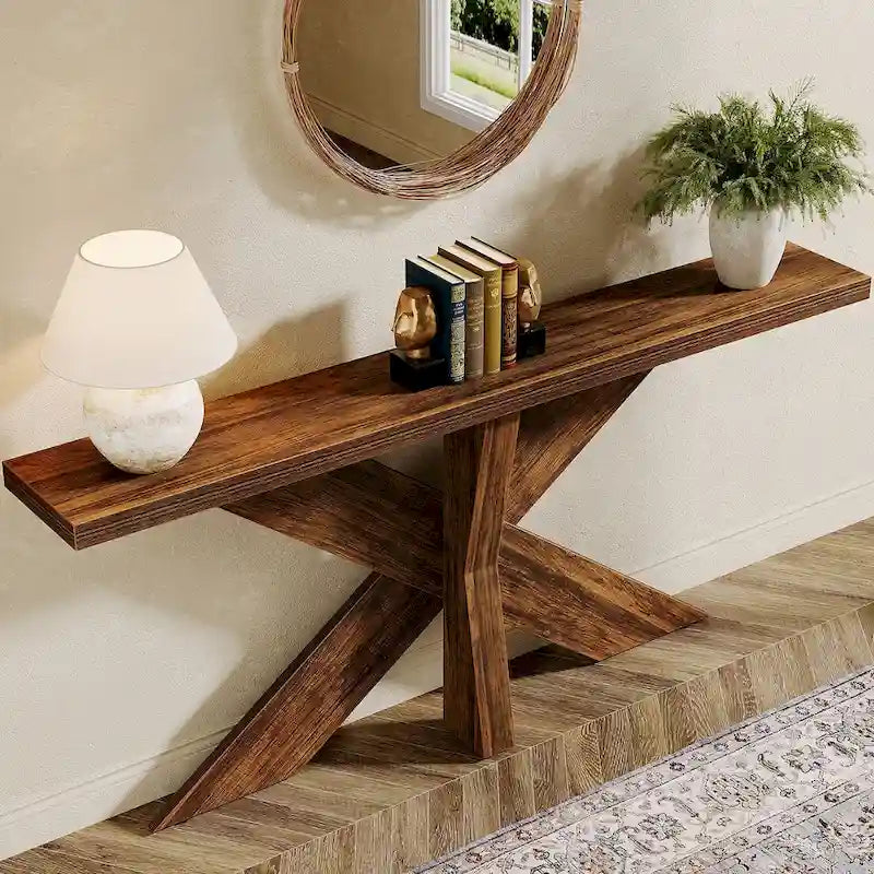Console en bois rustique grainé avec base géométrique en X, style ferme