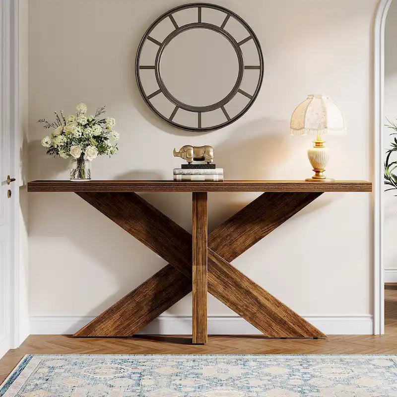 Console en bois rustique grainé avec base géométrique en X, style ferme