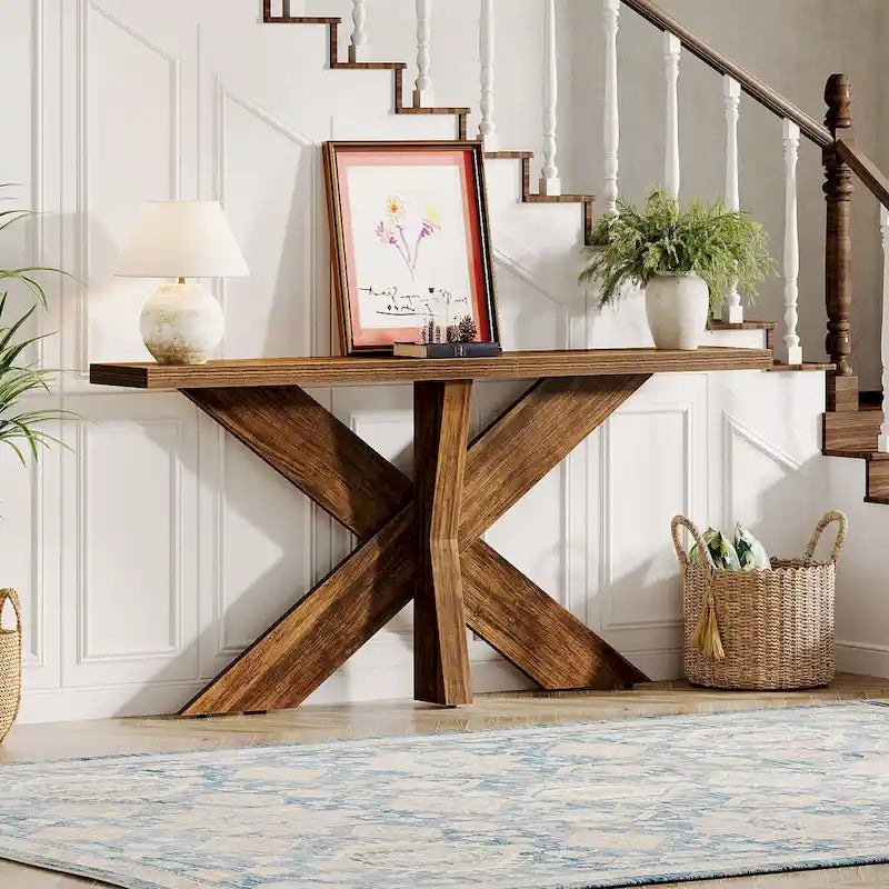 Console en bois rustique grainé avec base géométrique en X, style ferme